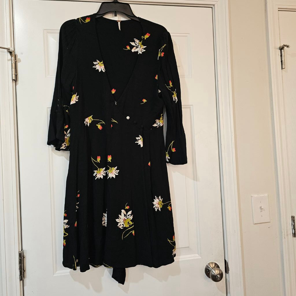 Free People Time on My side wrap dress size large one button has flaw Fairycore - Picture 2 of 11